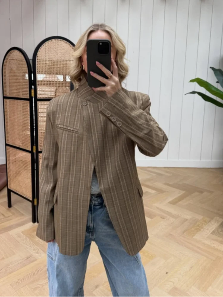 Casual Striped Blazer – Stylish Loose Fit with Pockets