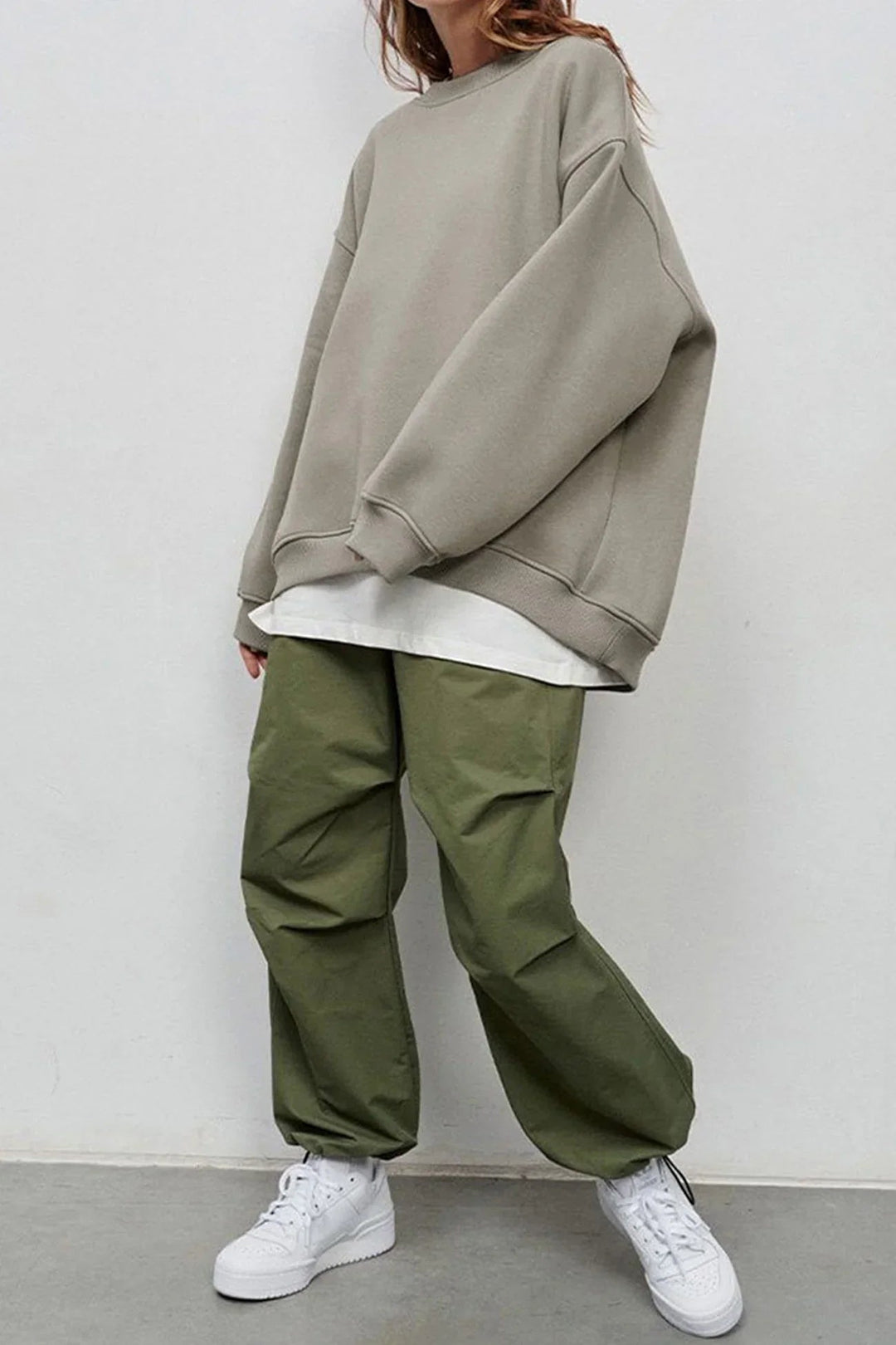 Women's Oversized sweatshirt with round neck