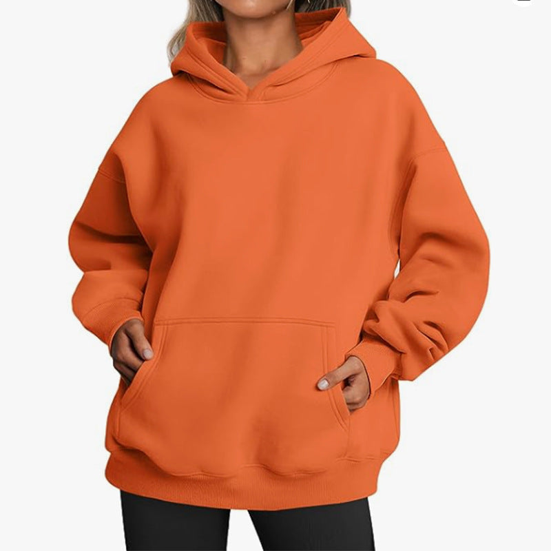 Women's oversized hoodie with practical pockets