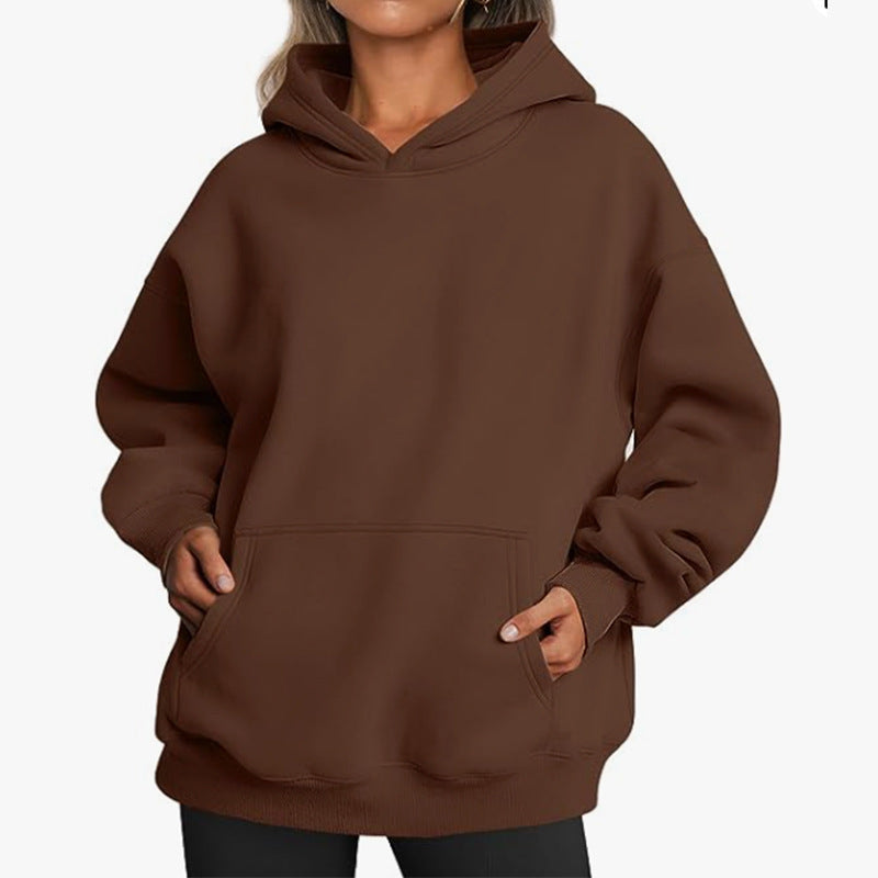 Women's oversized hoodie with practical pockets